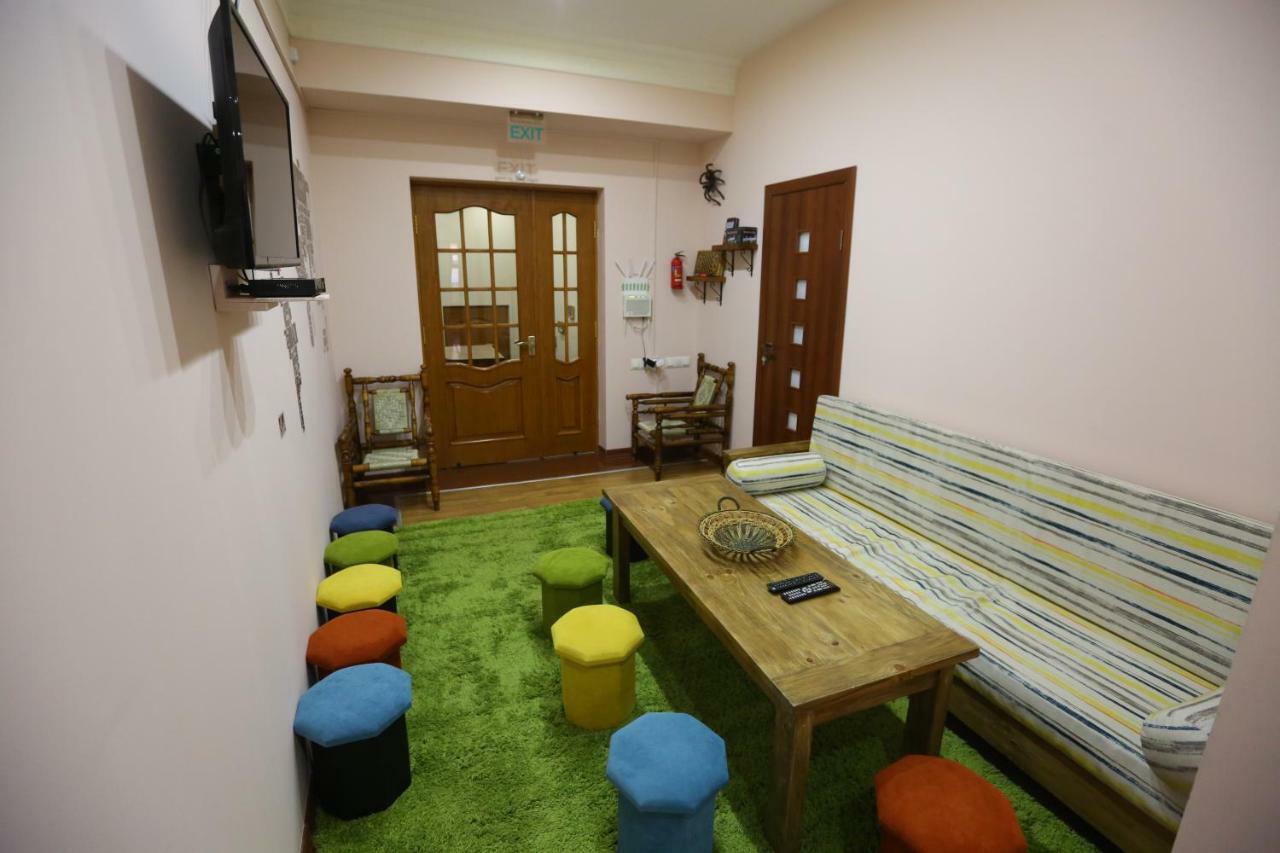 Avenue Hostel Ереван Екстериор снимка