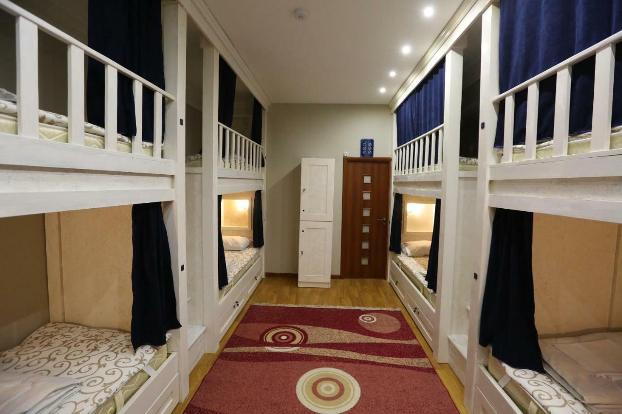 Avenue Hostel Ереван Екстериор снимка