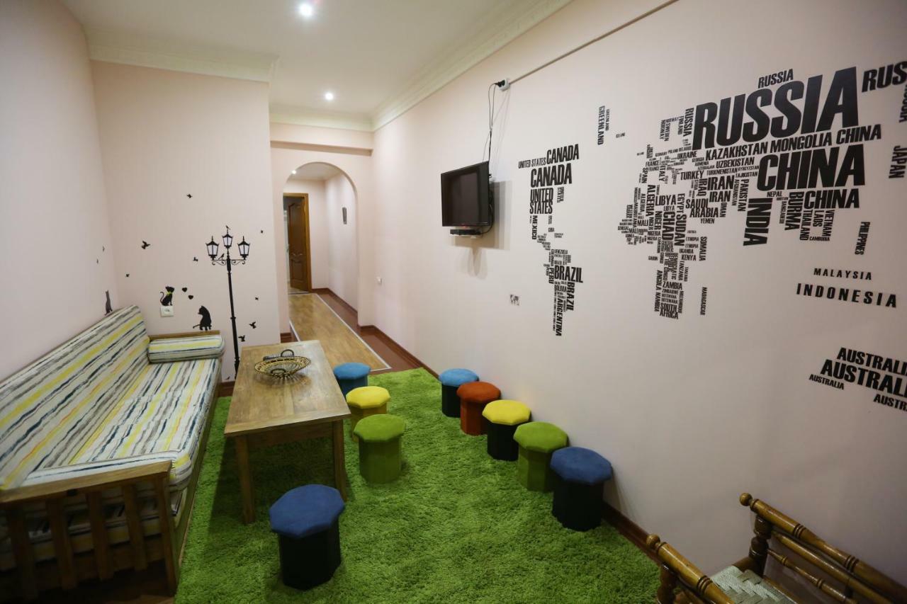 Avenue Hostel Ереван Екстериор снимка
